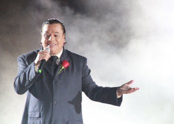 Las mejores frases en las canciones de Juan Gabriel