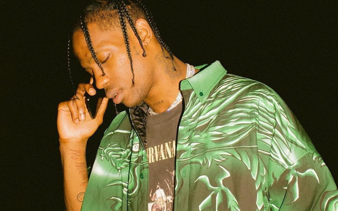 Demandan a Travis Scott por festival en el que murieron ocho personas
