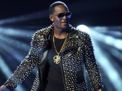 Condenan al cantante R. Kelly a 30 años por abusos y tráfico sexual de mujeres y niñas