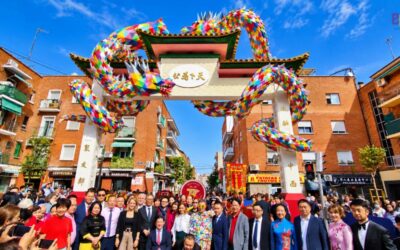 ¡Usera hace historia! Madrid inaugura su espectacular arco chino